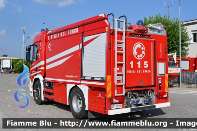 Scania P370 III serie
Vigili del Fuoco
Comando Provinciale di Bari
Allestimento Bai
VF 32000
Parole chiave: Scania P370_IIIserie VF32000