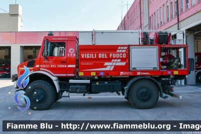 Mercedes-Benz Unimog U5023
Vigili del Fuoco
Comando Provinciale di Ravenna
Allestimento Telaio Bai
Modulo AIB Divitec/Rosenfire
VF 32044
Parole chiave: Mercedes-Benz Unimog U5023 VF32044