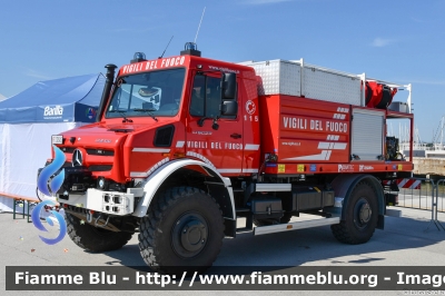 Mercedes-Benz Unimog U5023
Vigili del Fuoco
Comando Provinciale di Rimini
Allestimento Telaio Bai
Modulo AIB Divitec/Rosenfire
VF 32045
Parole chiave: Mercedes-Benz Unimog U5023 VF32045 Emerge_Rimini_2024