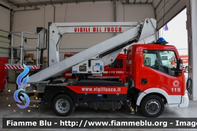 Nissan Cabstar
Vigili del Fuoco
Comando Provinciale di Forlì-Cesena
Distaccamento Volontario Savignano sul Rubicone
Allestimento Palfinger
VF 32792
Parole chiave: Nissan Cabstar VF32792