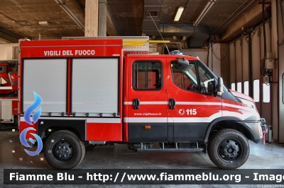 Iveco Daily MUV 4x4 VI serie
Vigili del Fuoco
Comando Provinciale di Ravenna
Polisoccorso allestimento Fortini
Fornitura Regione Emilia-Romagna
VF 33060
Parole chiave: Iveco Daily_MUV_4x4_VIserie VF33060