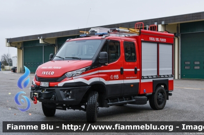 Iveco Daily MUV 4x4 VI serie
Vigili del Fuoco
Comando Provinciale di Ferrara
Allestimento Fortini
Fornitura Regione Emilia-Romagna
VF 33248
Parole chiave: Iveco Daily_MUV_4x4_VIserie VF33248