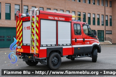 Iveco Daily MUV 4x4 VI serie
Vigili del Fuoco
Comando Provinciale di Ferrara
Allestimento Fortini
Fornitura Regione Emilia-Romagna
VF 33248
Parole chiave: Iveco Daily_MUV_4x4_VIserie VF33248