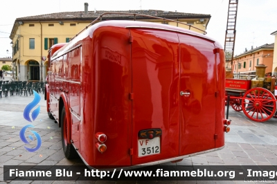 Fiat 666N7
Vigili del Fuoco
Museo Storico dei Vigili del Fuoco di Mantova
AutoPompaSerbatoio allestimento Viberti
VF 3512
Parole chiave: Fiat 666N7 VF3512