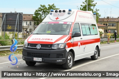 Volkswagen Transporter T6
Croce Rossa Italiana
Comitato Locale di Lipomo (CO)
Allestimento Aricar
CRI 376 AG
In scorta al Giro d'Italia 2021
Parole chiave: Volkswagen Transporter_T6 Giro_D_Italia_2021 Ambulanza CRI376AG