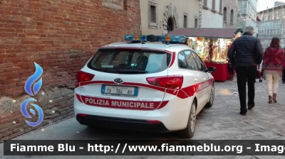 Kia C'eed stationwagon II serie
Polizia Municipale
Unione dei comuni Valdichiana Senese
POLIZIA LOCALE YA 384 AH
Parole chiave: POLIZIA LOCALE YA 384 AH