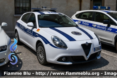 Alfa Romeo Nuova Giulietta Restyle
Polizia Locale Ravenna
RAVENNA 06
POLIZIA LOCALE YA 398 AL
Parole chiave: Alfa-Romeo Nuova_Giulietta_Restyle POLIZIALOCALEYA398AL