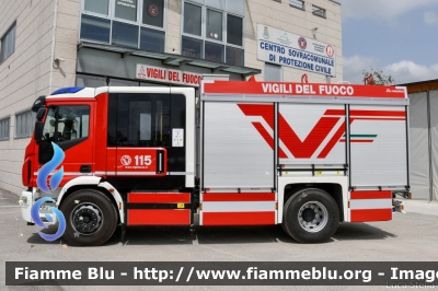 Iveco EuroCargo 180E32 IV serie
Vigili del Fuoco
Comndo Provinciale di Ferrara
Distaccamento Volontario di Bondeno
AutoPompaSerbatoio allestimento Iveco-Magirus
VF 30989
Parole chiave: Iveco EuroCargo_180E32_IVserie VF30989