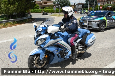 Yamaha FJR 1300 II serie
Polizia di Stato
Polizia Stradale
Allestimento Elevox
in scorta al Giro d'Italia 2024
Moto 40
Parole chiave: Yamaha FJR_1300_IIserie Giro_D_Italia_2024