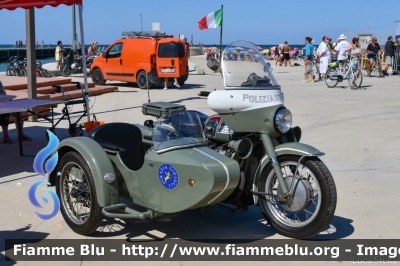 Moto Guzzi V7 Sidecar
Polizia di Stato
Polizia Stradale
Esemplare esposto presso il Museo delle auto della Polizia di Stato
POLIZIA 41143
Parole chiave: Moto Guzzi_V7_Sidecar POLIZIA41143 Bell_Italia_2021