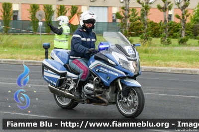 BMW R200RT II serie
Polizia di Stato
Polizia Stradale
Allestimento Elevox
in scorta al Giro d'Italia 2021
Moto "42"
Parole chiave: BMW R200RT_IIserie Giro_D_Italia_2021