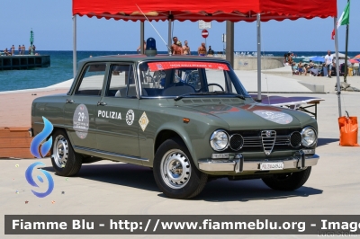 Alfa Romeo Giulia Super 1.6
Polizia di Stato
Squadra Volante
Automezzo Storico
POLIZIA 46944
Parole chiave: Alfa-Romeo Giulia_Super_1.6 POLIZIA46944 Bell_Italia_2021