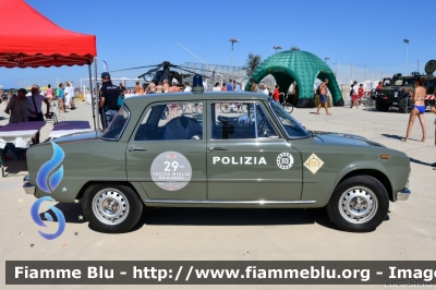 Alfa Romeo Giulia Super 1.6
Polizia di Stato
Squadra Volante
Automezzo Storico
POLIZIA 46944
Parole chiave: Alfa-Romeo Giulia_Super_1.6 POLIZIA46944 Bell_Italia_2021