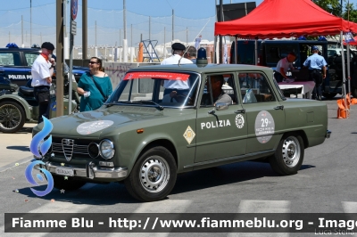 Alfa Romeo Giulia Super 1.6
Polizia di Stato
Squadra Volante
Automezzo Storico
POLIZIA 46944
Parole chiave: Alfa-Romeo Giulia_Super_1.6 POLIZIA46944 Bell_Italia_2021