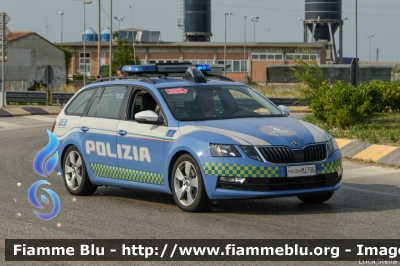 Skoda Octavia Wagon V serie
Polizia di Stato
Polizia Stradale
Allestimento Focaccia
POLIZIA M4706 Auto 6
POLIZIA M5285 Auto 7
In scorta alla Mille Miglia 2021
Parole chiave: Skoda Octavia_Wagon_Vserie POLIZIAM4706  POLIZIAM5285 1000_Miglia_2022