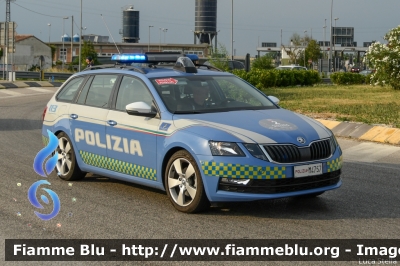 Skoda Octavia Wagon V serie
Polizia di Stato
Polizia Stradale
Allestimento Focaccia
POLIZIA M4757
Auto 5
In scorta alla Mille Miglia 2021 
Parole chiave: Skoda Octavia_Wagon_Vserie POLIZIAM4757 1000_MIglia_2022