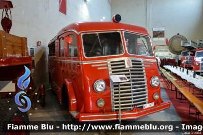 Fiat 626N
Vigili del Fuoco
Museo Storico dei Vigili del Fuoco di Mantova
AutoPompaSerbatoio storica allestimento Bergomi
VF 475
Parole chiave: Fiat 626N VF475