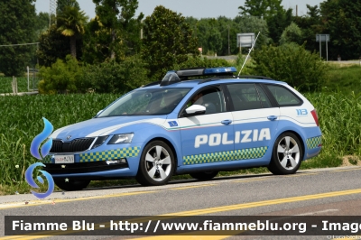 Skoda Octavia Wagon V serie
Polizia di Stato
Polizia Stradale
Allestimento Focaccia
POLIZIA M4769
Parole chiave: Skoda Octavia_Wagon_Vserie POLIZIAM4769 1000_Miglia_2023