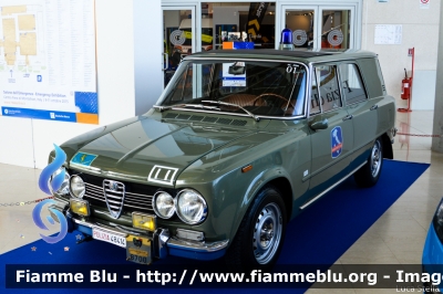 Alfa Romeo Giulia Super 1.6
Polizia di Stato
Polizia Stradale 
Collezzione Privata
POLIZIA 48414
Parole chiave: Alfa-Romeo Giulia_Super_1.6 POLIZIA48414 Reas_2015