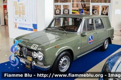 Alfa Romeo Giulia Super 1.6
Polizia di Stato
Polizia Stradale 
Collezzione Privata
POLIZIA 48414
Parole chiave: Alfa-Romeo Giulia_Super_1.6 POLIZIA48414 Reas_2015