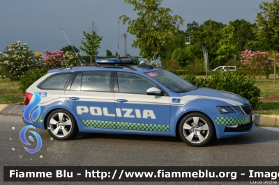 Skoda Octavia Wagon V serie
Polizia di Stato
Polizia Stradale
Allestimento Focaccia
POLIZIA M5205
Auto 3
In scorta alla Mille Miglia 2021 
Parole chiave: Skoda Octavia_Wagon_Vserie POLIZIAM5205 1000_Miglia_2022