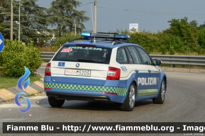 Skoda Octavia Wagon V serie
Polizia di Stato
Polizia Stradale
Allestimento Focaccia
POLIZIA M5205
Auto 3
In scorta alla Mille Miglia 2021 
Parole chiave: Skoda Octavia_Wagon_Vserie POLIZIAM5205 1000_Miglia_2022