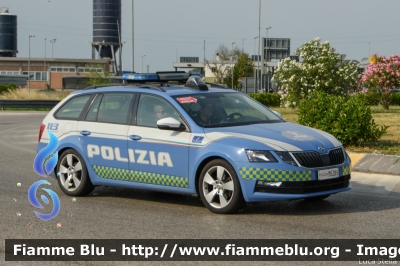 Skoda Octavia Wagon V serie
Polizia di Stato
Polizia Stradale
Allestimento Focaccia
POLIZIA M4706 Auto 6
POLIZIA M5285 Auto 7
In scorta alla Mille Miglia 2021
Parole chiave: Skoda Octavia_Wagon_Vserie POLIZIAM4706  POLIZIAM5285 1000_Miglia_2022