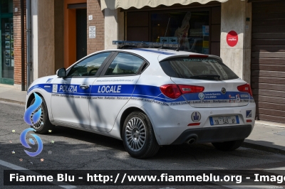 Alfa Romeo Nuova Giulietta
Alfa Romeo Nuova Giulietta Polizia Municipale
Unione dei Comuni dell'Alto Ferrarese
POLIZIA LOCALE YA 543 AP
Alto Ferrarese 402
Parole chiave: Alfa-Romeo Nuova_Giulietta POLIZIALOCALEYA543AP