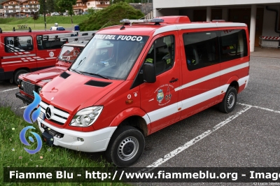 Mercedes-Benz Sprinter 4x4 III serie
Vigili del Fuoco
Unione distrettuale di Fassa
Corpo Volontario di Mazzin di Fassa (TN)
VF 5K2 TN
Parole chiave: Mercedes-Benz Sprinter_4x4_IIIserie VF5K2TN