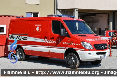 Mercedes-Benz Sprinter 4x4 III serie
Vigili del Fuoco
Unione Distrettuale Alto Garda e Ledro
Corpo Volontario di Riva del Garda (TN)
Allestimento Kofler Fahrzeugbau
VF 5K3 TN
Parole chiave: Mercedes-Benz Sprinter_4x4_IIIserie VF5K3TN