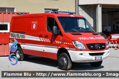 Mercedes-Benz Sprinter 4x4 III serie
Vigili del Fuoco
Unione Distrettuale Alto Garda e Ledro
Corpo Volontario di Riva del Garda (TN)
Allestimento Kofler Fahrzeugbau
VF 5K3 TN
Parole chiave: Mercedes-Benz Sprinter_4x4_IIIserie VF5K3TN