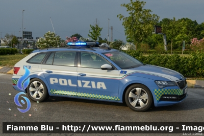 Skoda Superb Wagon III serie restyle
Polizia di Stato
Polizia Stradale
POLIZIA M6362
Auto 1
In scorta alla Mille Miglia 2022
Parole chiave: Skoda Superb_Wagon_IIIserie_restyle POLIZIAM6362 1000_Miglia_2022