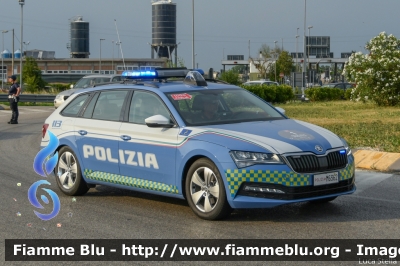 Skoda Superb Wagon III serie restyle
Polizia di Stato
Polizia Stradale
POLIZIA M6362
Auto 1
In scorta alla Mille Miglia 2022
Parole chiave: Skoda Superb_Wagon_IIIserie_restyle POLIZIAM6362 1000_Miglia_2022