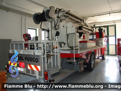 Scania P92H
Vigili del Fuoco
Unione Distrettuale di Primiero
Corpo Volontario del Consorzio del Primiero (TN)
Allestimento Bizzocchi
VF B03 TN
Foto VVF Primiero
Parole chiave: Scania P92H VFB03TN