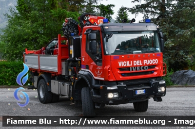 Iveco Trakker 4x4 II serie
Vigili del Fuoco
Unione distrettuale di Fassa
Assegnato al Corpo Volontario di Campitello di Fassa (TN)
Allestimento Iveco Magirus
VF 6K7 TN
Parole chiave: Iveco Trakker_4x4_IIserie VF6K7TN