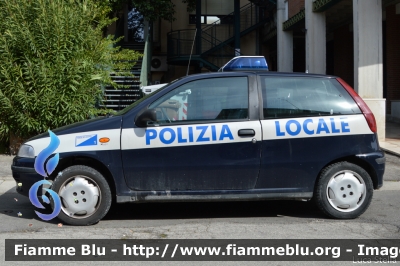 Fiat Punto I serie
Polizia Locale 
Taglio di Po
POLIZIA LOCALE YA 789 AC
Parole chiave: Fiat Punto_Iserie POLIALOCALEYA789AC