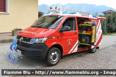 Volkswagen Transporter T6.1
Vigili del Fuoco
Unione distrettuale di Cles
Corpo Volontario di Terres (TN)
Allestimento Kofler Fahrzeugbau
VF 7V9 TN
Parole chiave: Volkswagen Transporter_T6.1 VF7V9TN