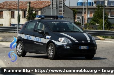 Fiat Punto VI serie
Corpo Intercomunale di Polizia Locale
Occhiobello (RO)
Allestita Bertazzoni
POLIZIA LOCALE YA 969 AM
Parole chiave: Fiat Punto_VIserie POLIZIALOCALEYA969AM 1000_Miglia_2022