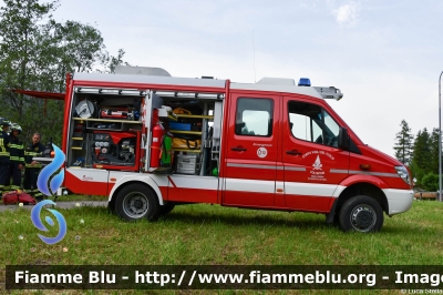 Mercedes-Benz Sprinter 4x4 III serie
Vigili del Fuoco
Unione distrettuale di Fassa
Corpo Volontario di Vigo di Fassa (TN)
Allestimento Brandschutz
VF 9K3 TN
Parole chiave: Mercedes-Benz Sprinter_4x4_IIIserie VF9K3TN