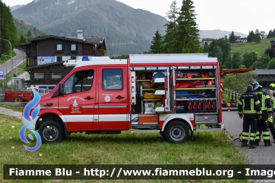 Mercedes-Benz Sprinter 4x4 III serie
Vigili del Fuoco
Unione distrettuale di Fassa
Corpo Volontario di Vigo di Fassa (TN)
Allestimento Brandschutz
VF 9K3 TN
Parole chiave: Mercedes-Benz Sprinter_4x4_IIIserie VF9K3TN