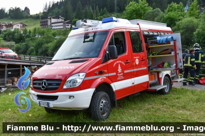 Mercedes-Benz Sprinter 4x4 III serie
Vigili del Fuoco
Unione distrettuale di Fassa
Corpo Volontario di Vigo di Fassa (TN)
Allestimento Brandschutz
VF 9K3 TN
Parole chiave: Mercedes-Benz Sprinter_4x4_IIIserie VF9K3TN