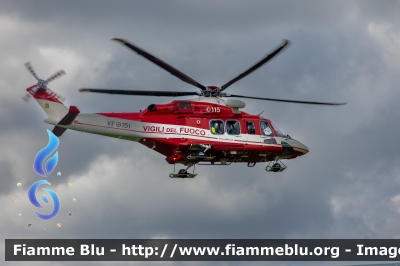 Agusta Westland AW139
Vigili del Fuoco
Servizio Aereo
Nucleo Elicotteri di Bologna
Drago VF 151
Parole chiave: Agusta-Westland AW139 VF151