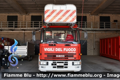 Iveco EuroCargo 120E23 I serie
Vigili del Fuoco
Unione Distrettuale di Fondo (TN)
AutoScala allestimento Iveco-Magirus
VF B18 TN
Parole chiave: Iveco EuroCargo_120E23_Iserie VFB18TN