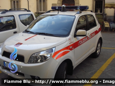 Daihatsu Terios II serie
Polizia Municipale
Comune di Marradi (FI)
POLIZIA LOCALE YA 914 AA
Foto Greta Stella
Parole chiave: Daihatsu Terios_IIserie PoliziaLocaleYA914AA