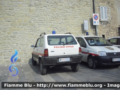 Fiat Panda 4x4 II serie
Repubblica di San Marino
 Polizia Civile
 POLIZIA 123
Foto Greta Stella
Parole chiave: Fiat Panda_4x4_IIserie Polizia123