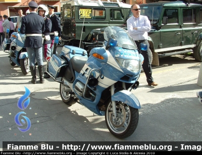 Bmw R850RT II serie
Polizia di Stato
Polstrada
Parole chiave: Bmw R850RT_IIserie Raduno_Nazionale_VVF_2010