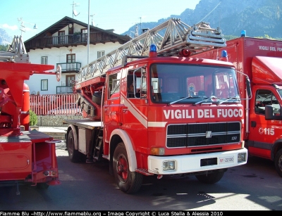 Fiat Iveco 130NC
Vigili del Fuoco
Comando Provinciale di Belluno
Distaccamento di Cortina d'Ampezzo (BL)
AutoScala allestimento Ehrsam
VF 22130
Parole chiave: Fiat Iveco 130NC VF22130 Raduno_Nazionale_VVF_2010