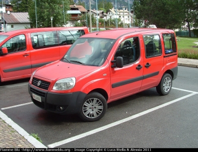 Fiat Doblò II serie
Vigili del Fuoco
VF 24863
Parole chiave: Fiat Doblò_IIserie VF24863 Raduno_Nazionale_VVF_2010