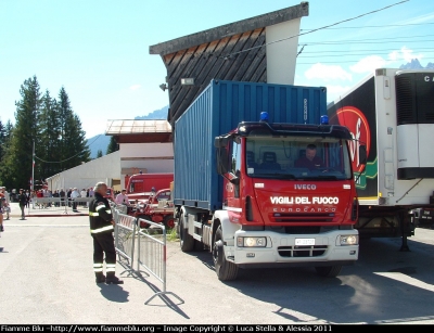 Iveco EuroCargo 180E28 II serie
Vigili del Fuoco
Comando Provinciale di Firenze
VF 23725

Parole chiave: Iveco EuroCargo_180E28_IIserie VF23725 Raduno_Nazionale_VVF_2010