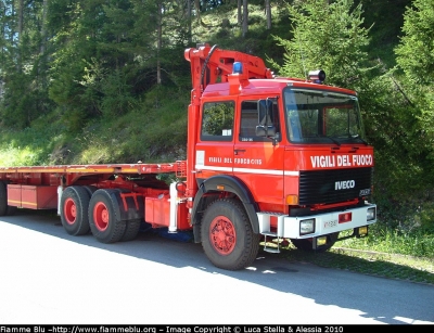 Iveco 330-35
Vigili del Fuoco
Comando Provinciale di Pordenone
VF 15557
Parole chiave: Iveco 330-35 VF15557 Raduno_Nazionale_VVF_2010